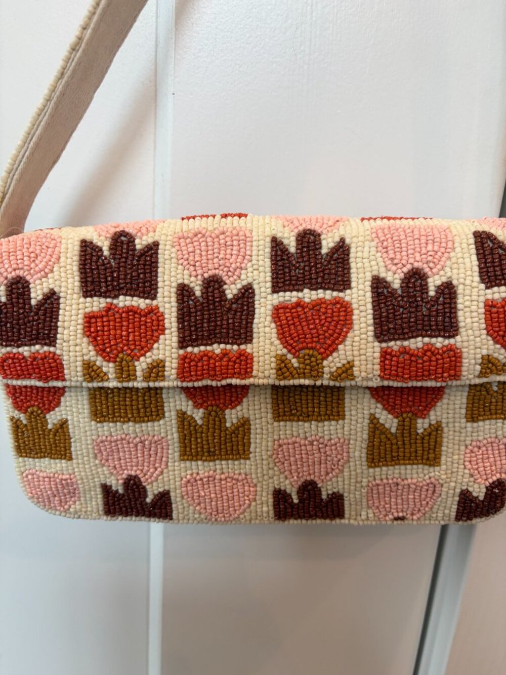 Fiona Beaded Bag - Retro Flower Edition - Picture 8 of 8